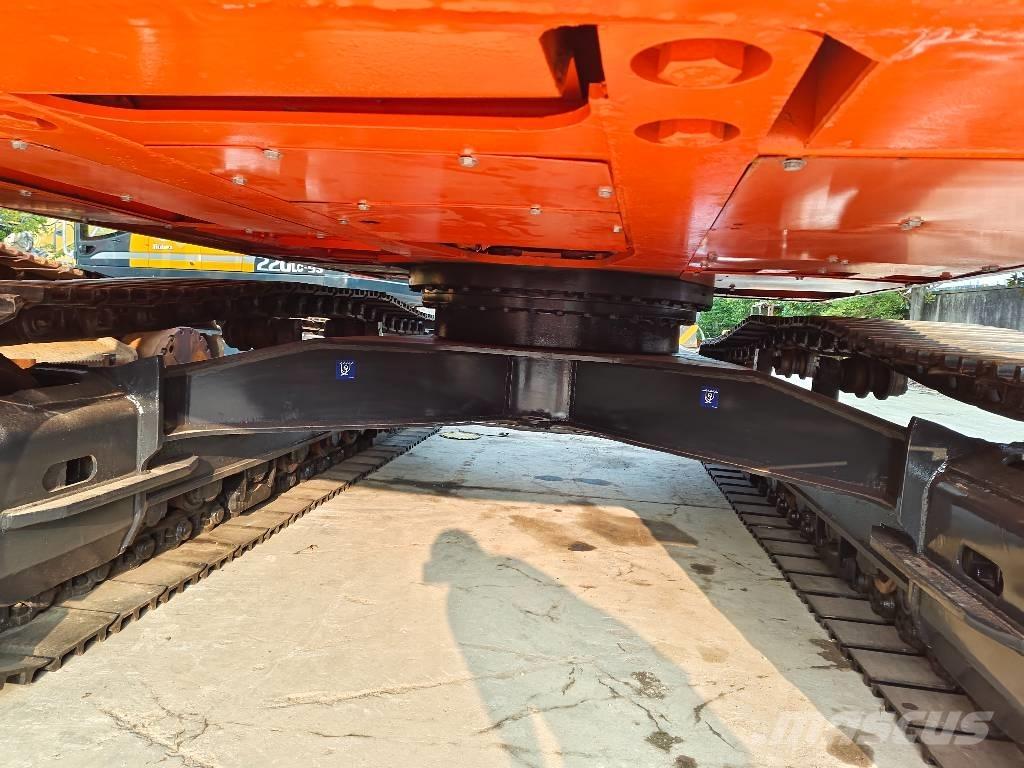 Doosan DX 300 LC Bagri goseničarji