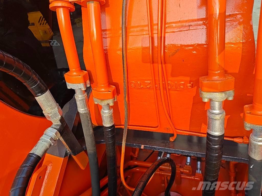 Doosan DX 300 LC Bagri goseničarji