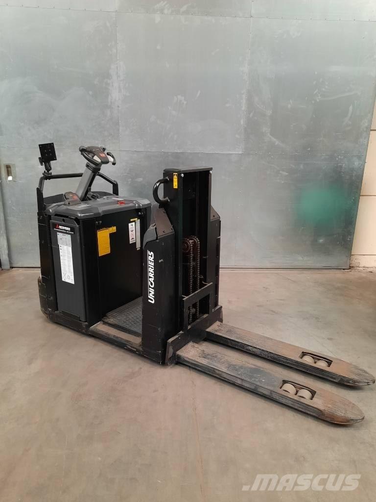 UniCarriers OEP120 Nizko dvižni komisionirni viličar