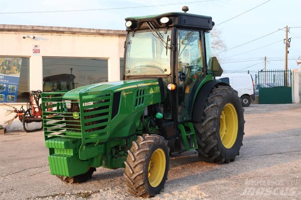 John Deere 5090 GN Traktorji