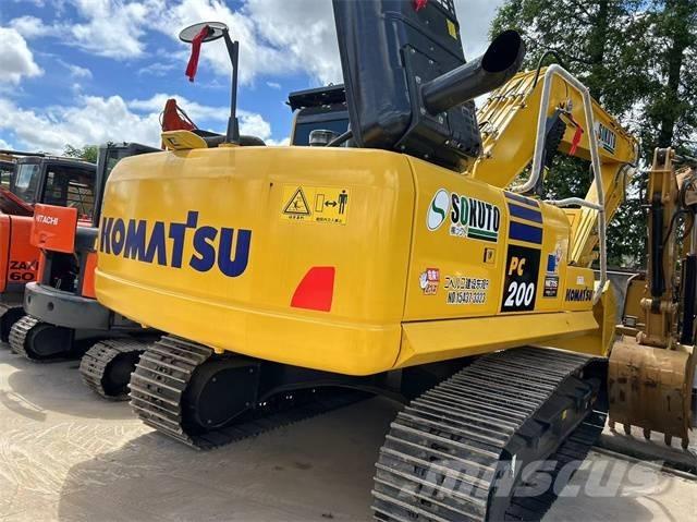Komatsu PC 200-8 Bagri goseničarji