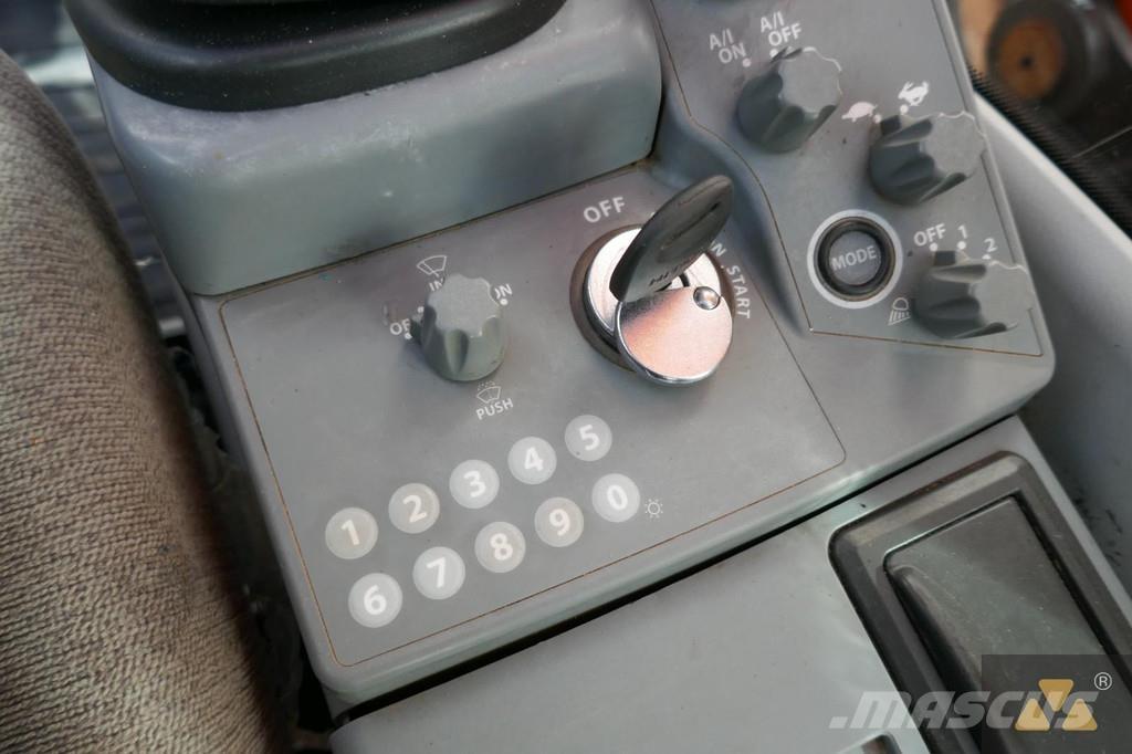 Hitachi ZX300LC-6 Bagri goseničarji