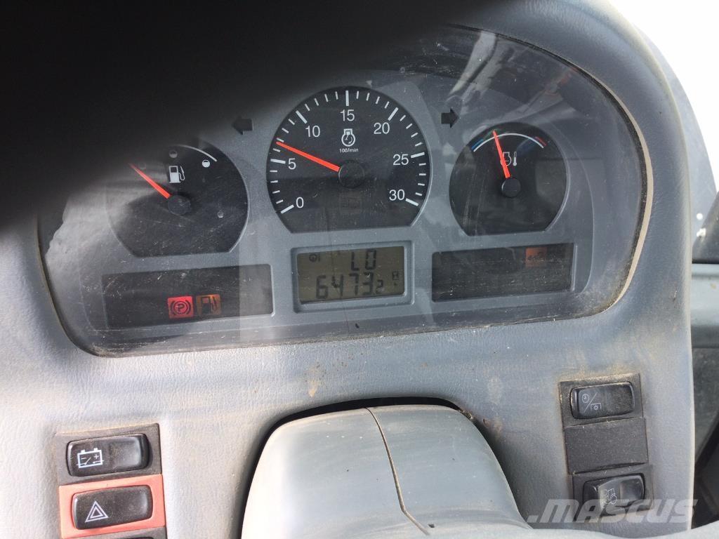 Valtra N123 Traktorji