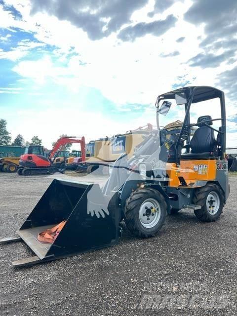 GiANT G1200 Kolesni nakladalci