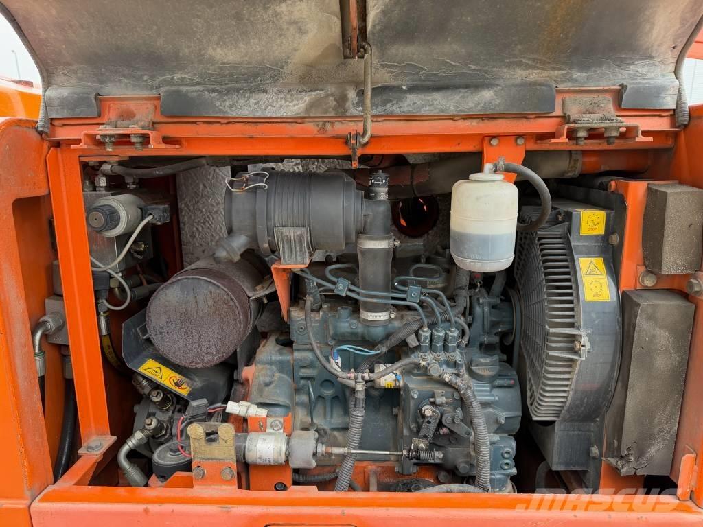 Hitachi HX 140 B-2 Teleskopske dvižne ploščadi