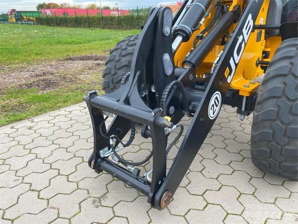 JCB 406 AGRI Kolesni nakladalci
