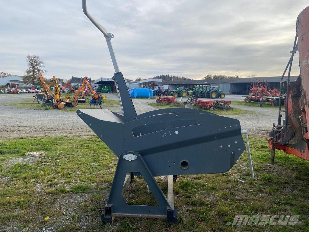 Calvet O Rezač za bale, oprema za rezanje in odvijanje bal