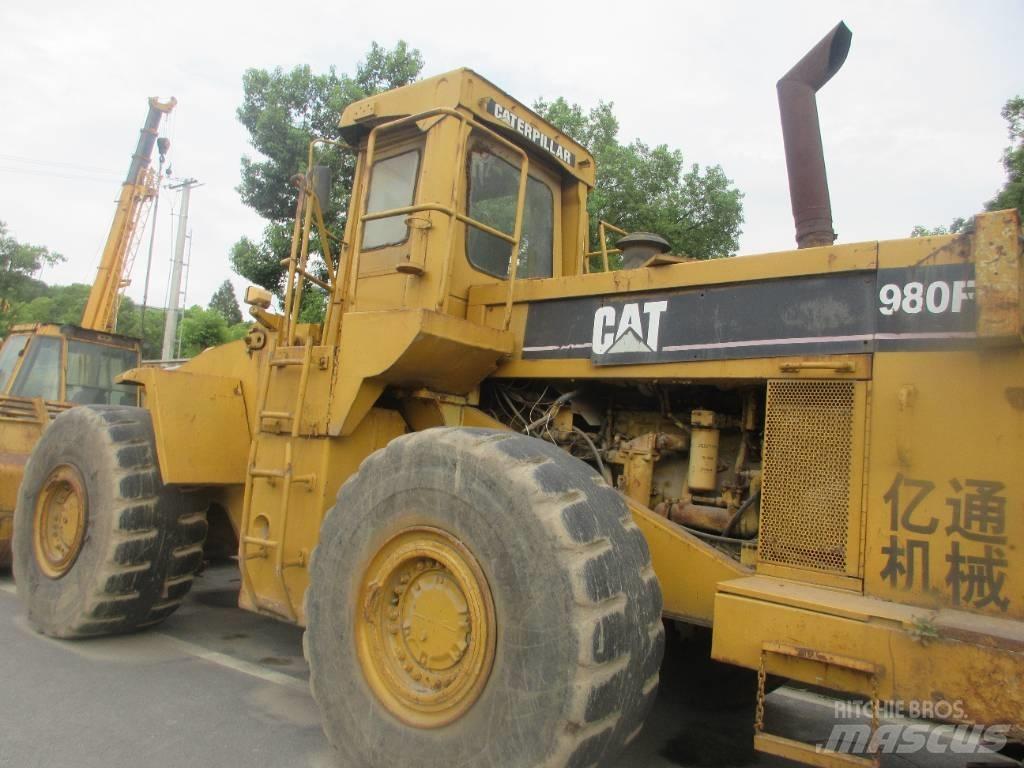 CAT 980 F Kolesni nakladalci
