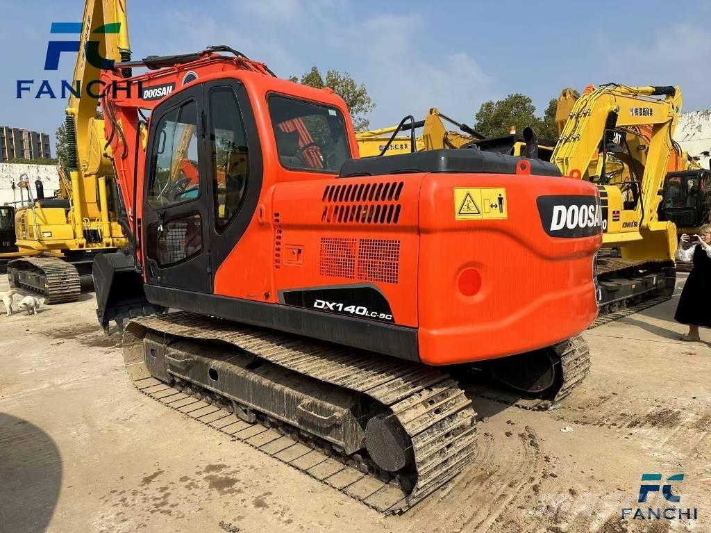 Doosan DX 140 LC Bagri goseničarji