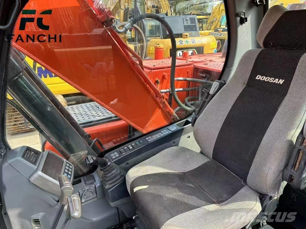 Doosan DX 140 LC Bagri goseničarji
