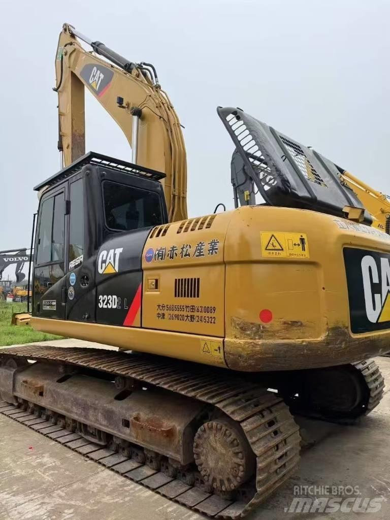 CAT 323D Bagri goseničarji