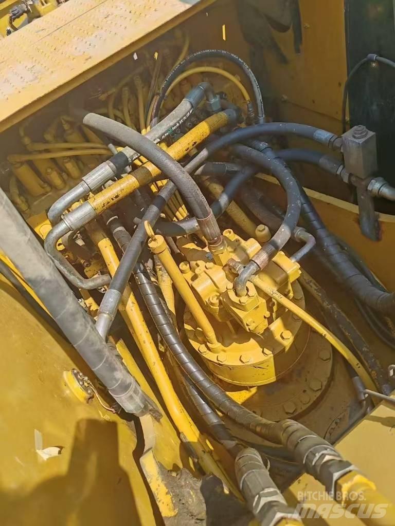 CAT 323D Bagri goseničarji
