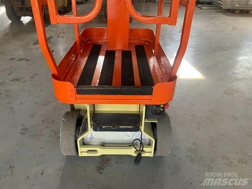 JLG 1230 ES Vertikalna dvigala