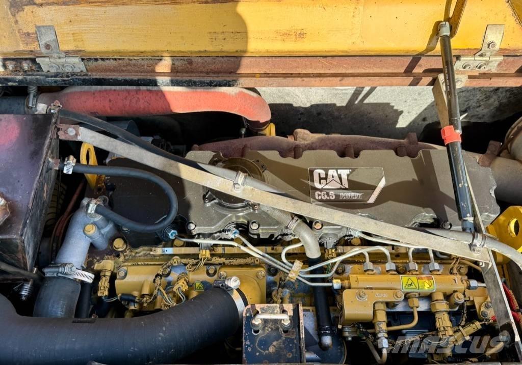 CAT M 318 D Bagri na kolesih