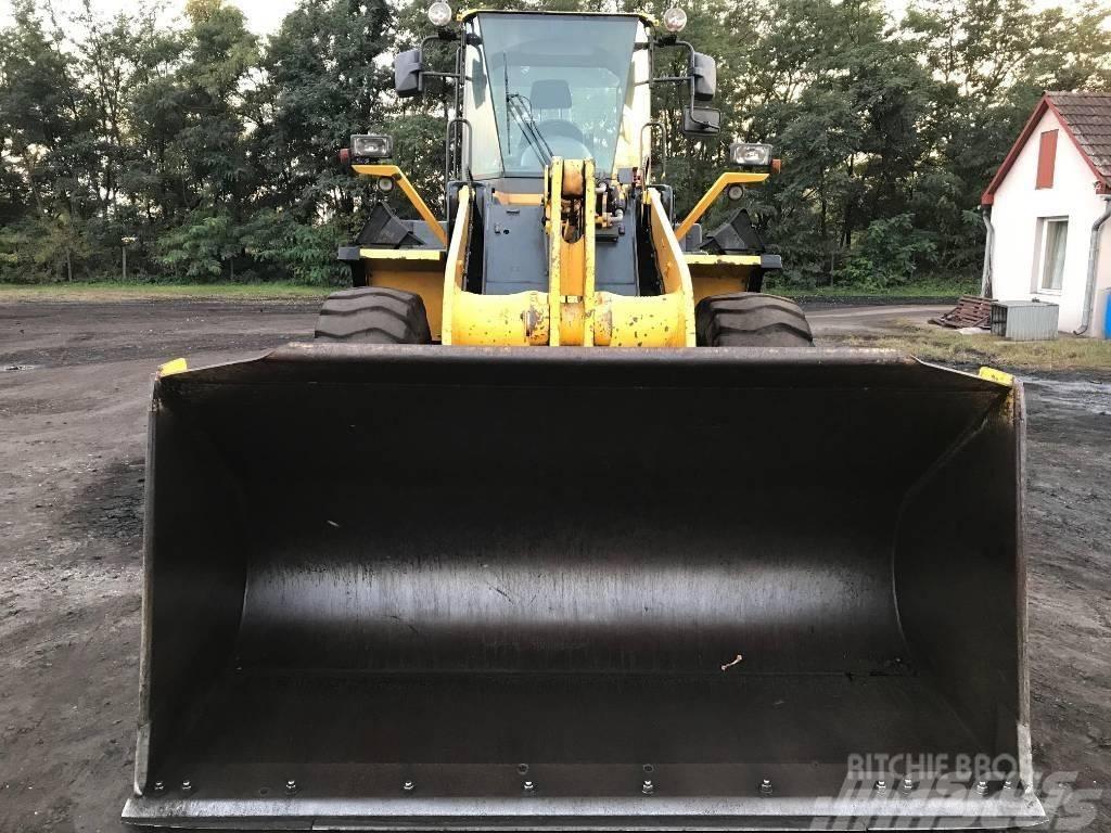Komatsu WA320-5H Kolesni nakladalci