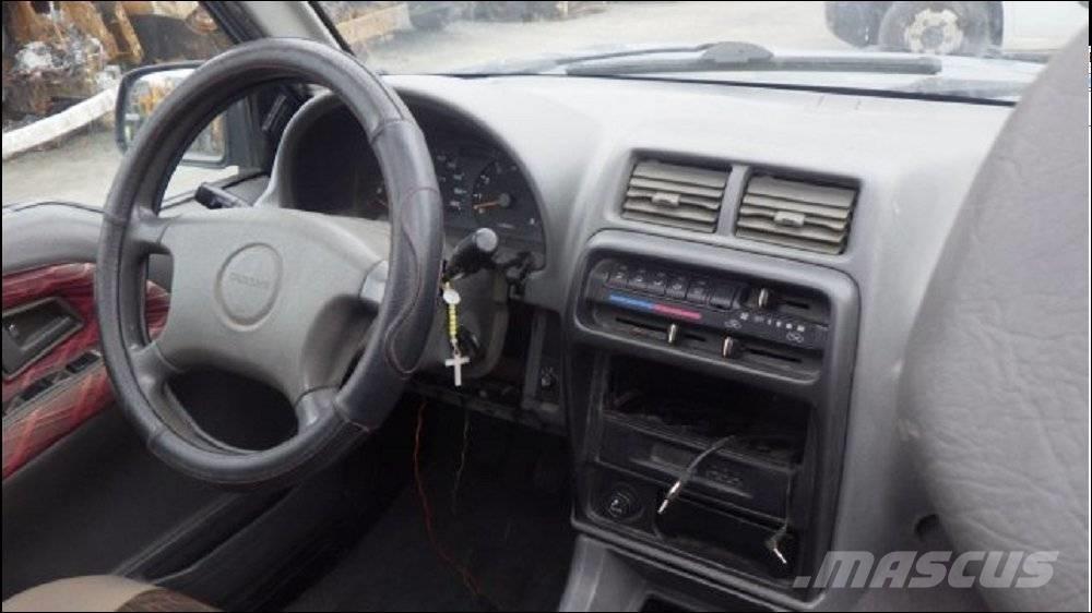 Suzuki Vitara 1 Avtomobili