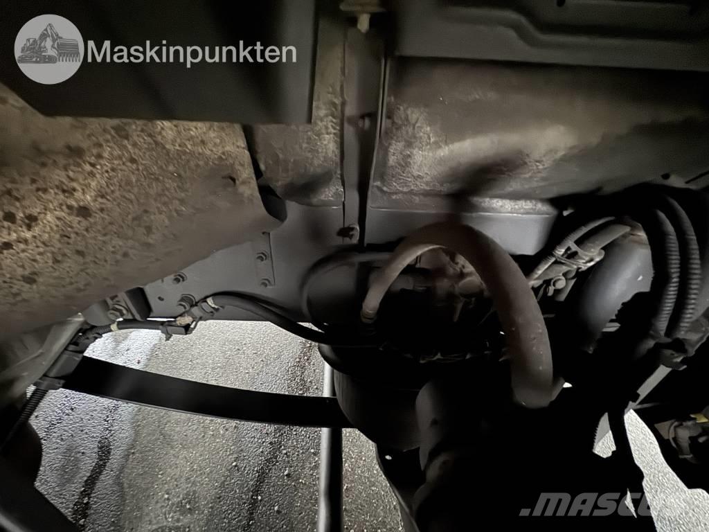 Scania P 250 Tovornjaki zabojniki