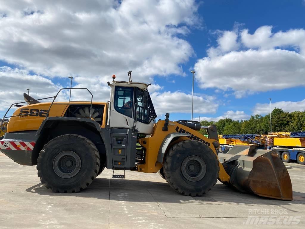 Liebherr L 586 Kolesni nakladalci
