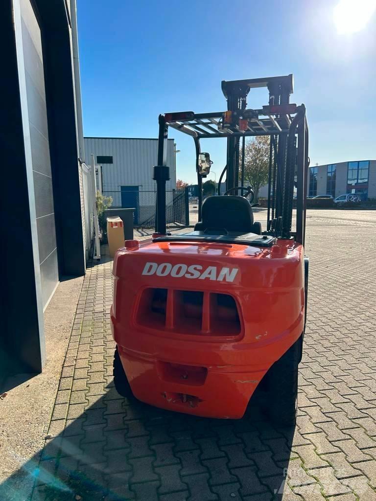 Doosan D50C-5 Dizelski viličarji
