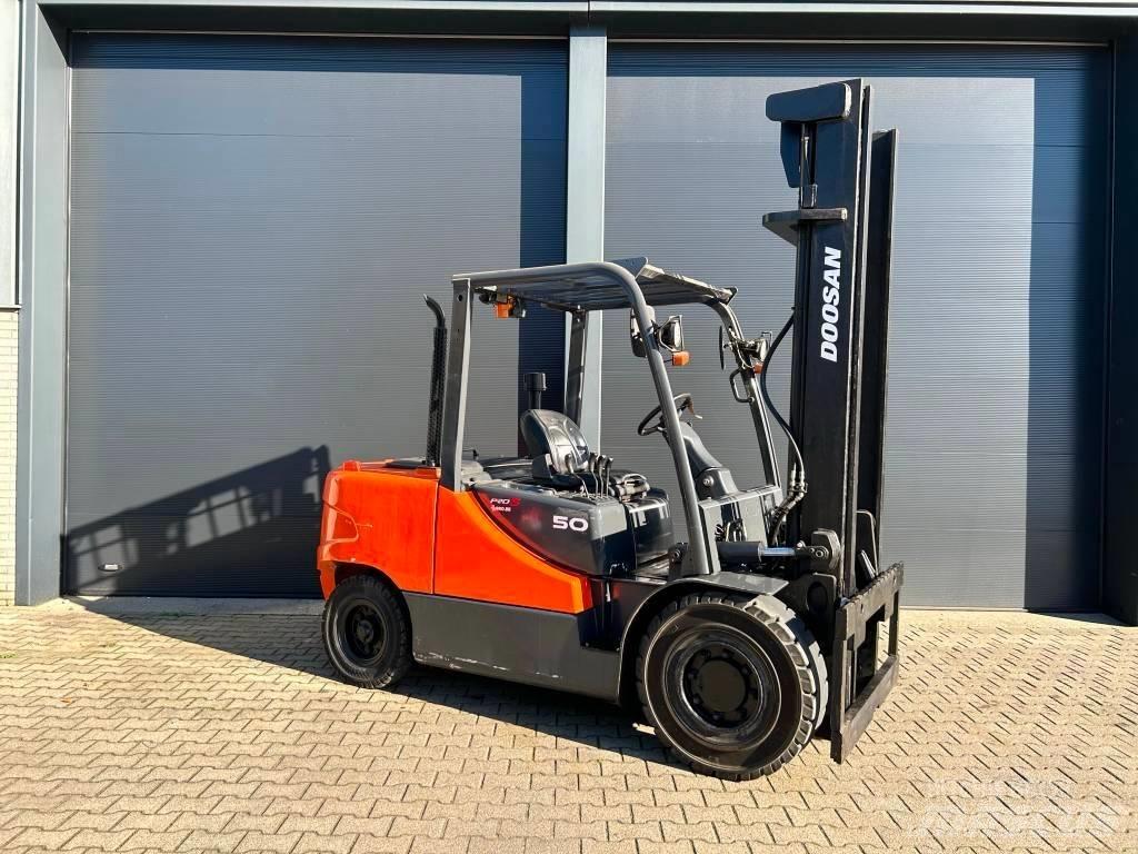Doosan D50C-5 Dizelski viličarji