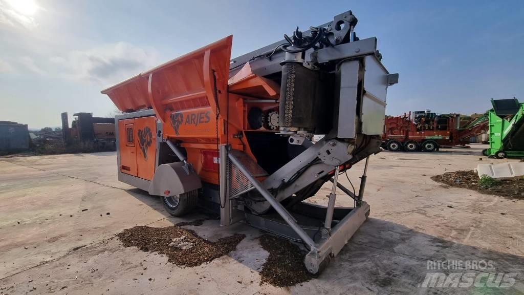 Arjes VZ 750 D Drobilci lesa