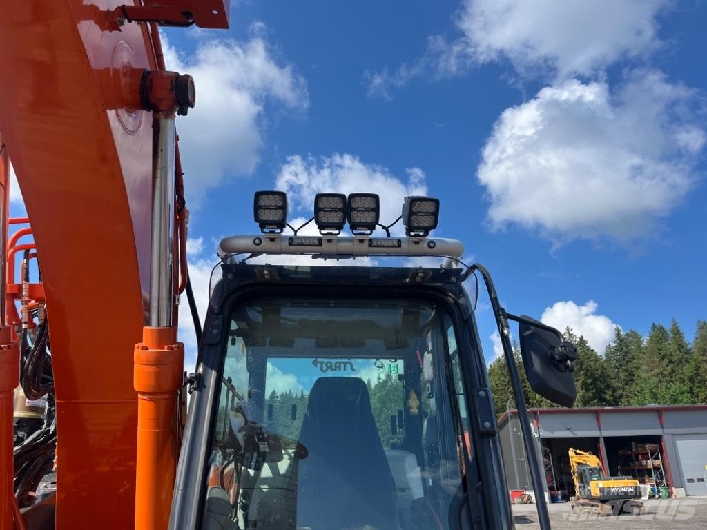 Hitachi ZX 135 US-6 Bagri goseničarji