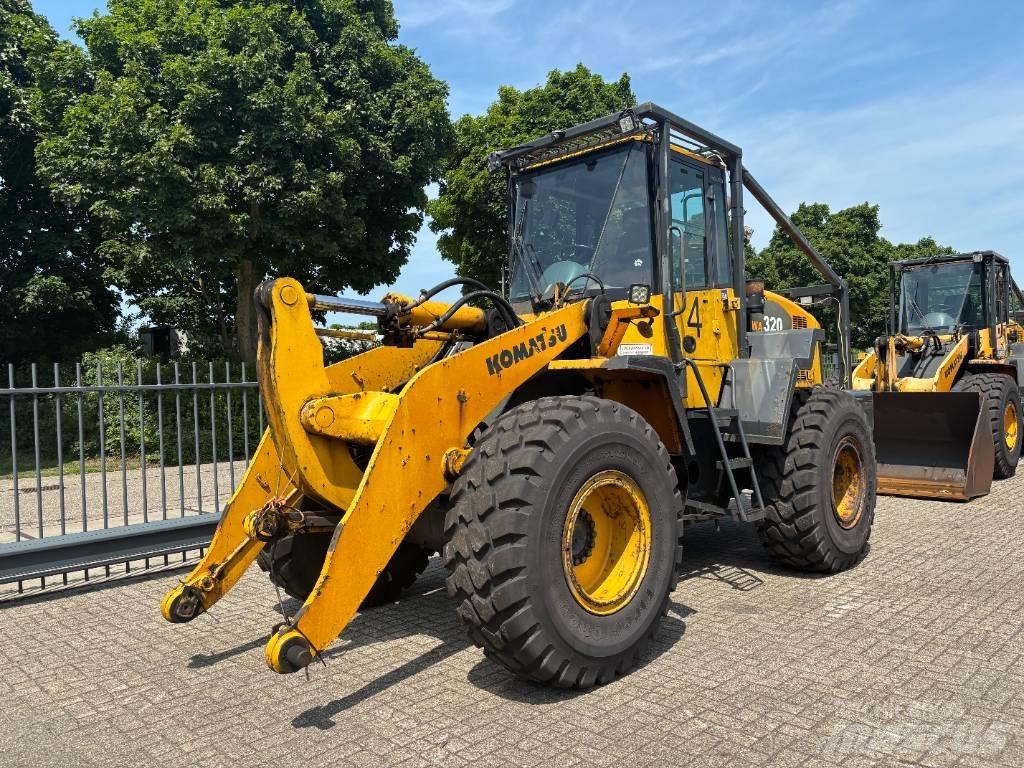 Komatsu WA 320-5 Kolesni nakladalci