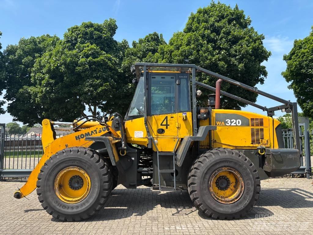 Komatsu WA 320-5 Kolesni nakladalci