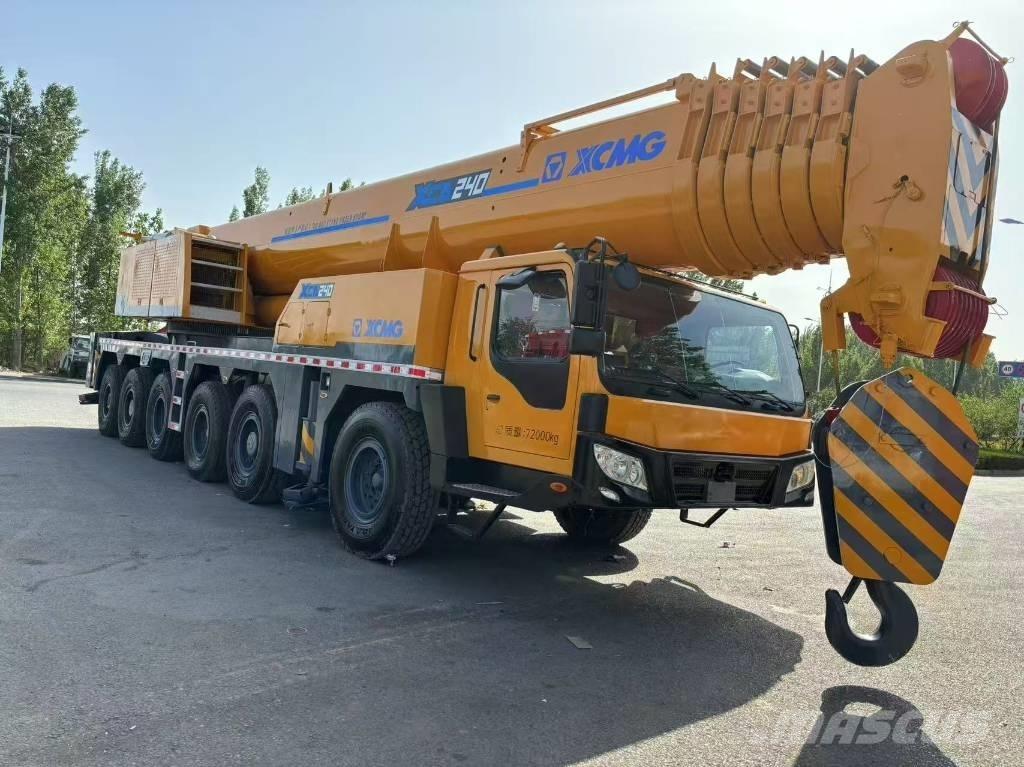 XCMG XCA240 Avtodvigala