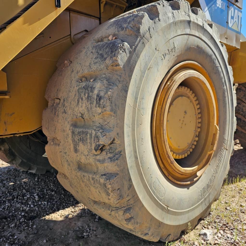 CAT 993K Kolesni nakladalci