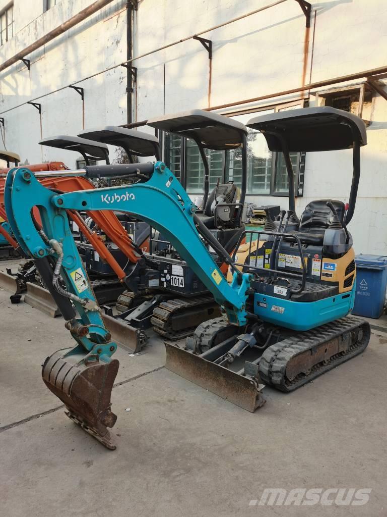 Toyota 17 Mini bagri <7t