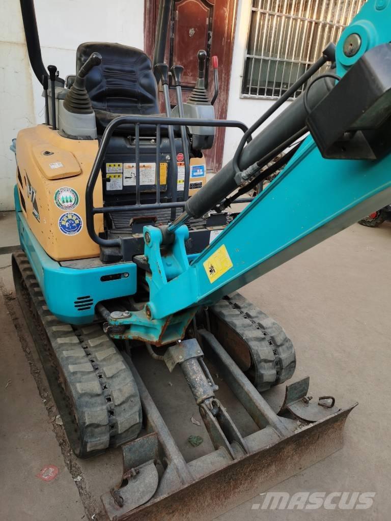 Toyota 17 Mini bagri <7t