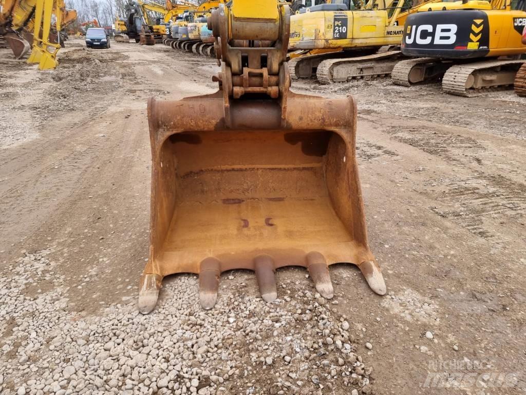 JCB JS 220 LC Bagri goseničarji