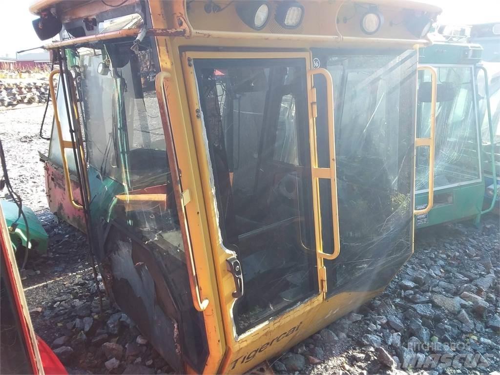 Tigercat 1075 Kabine in notranjost