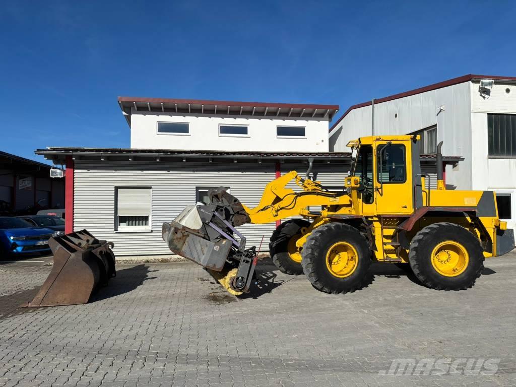 Komatsu WA 180 Kolesni nakladalci