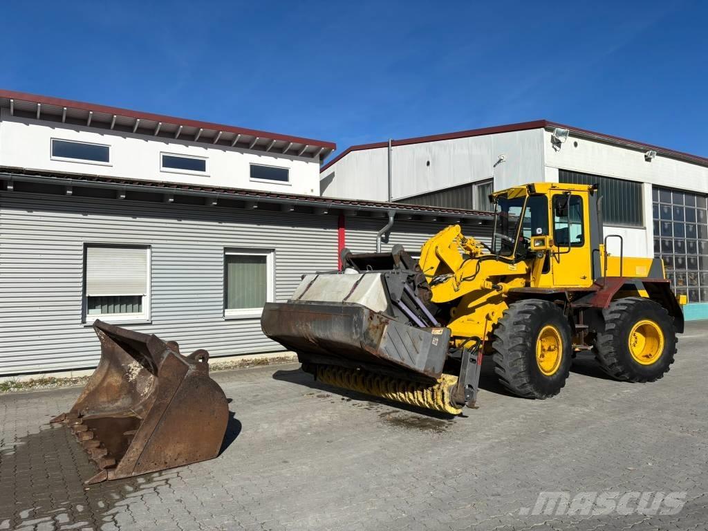 Komatsu WA 180 Kolesni nakladalci