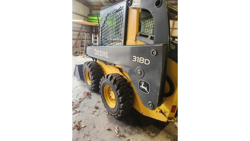 John Deere 318 D Skid steer mini nakladalci