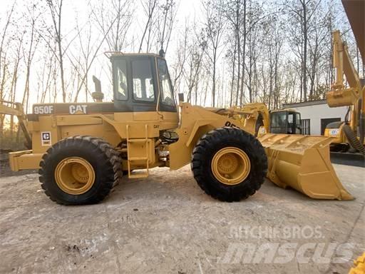 CAT 950F Kolesni nakladalci