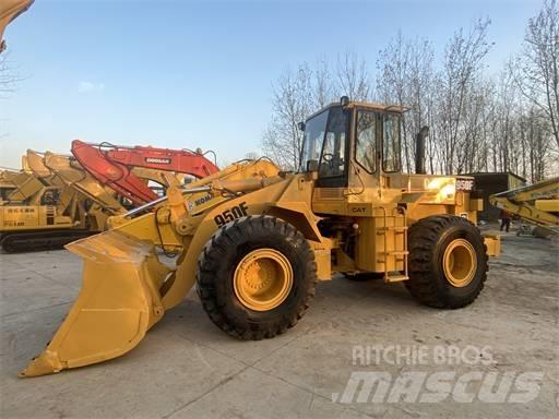 CAT 950F Kolesni nakladalci