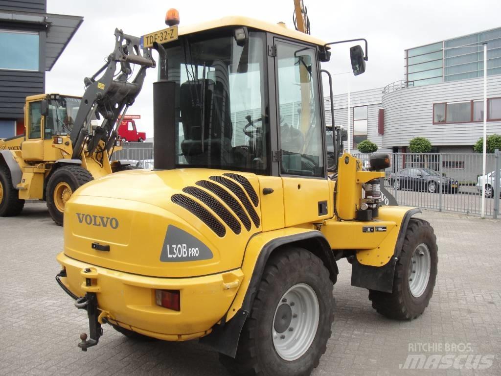 Volvo L 30 B Kolesni nakladalci