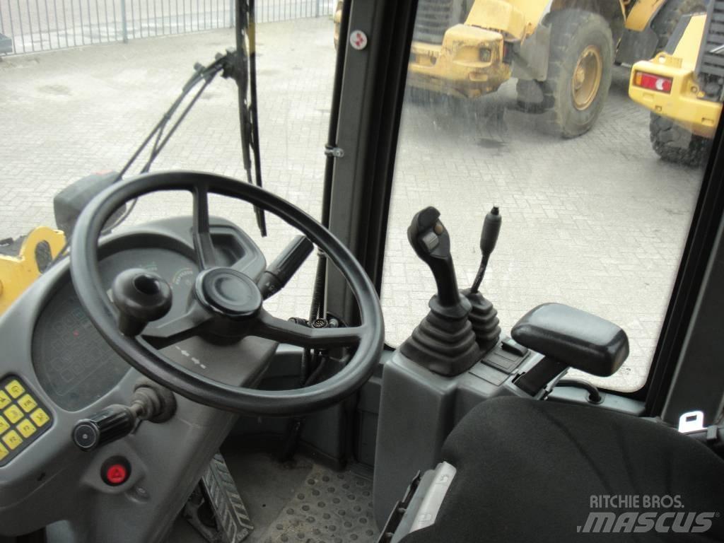 Volvo L 30 B Kolesni nakladalci