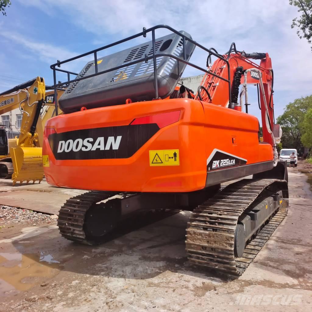 Doosan DX 225 LCA Bagri goseničarji