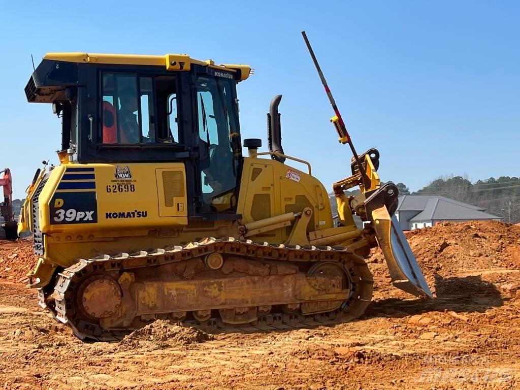 Komatsu D39px-24 Buldožerji goseničarji