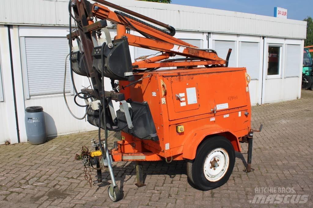 JLG 6308 AN Svetlobni stolpi