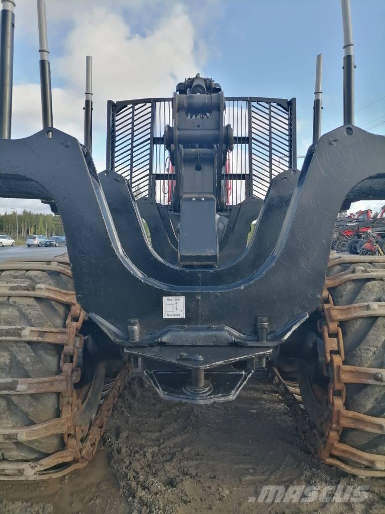 Komatsu 875 Forwarderji