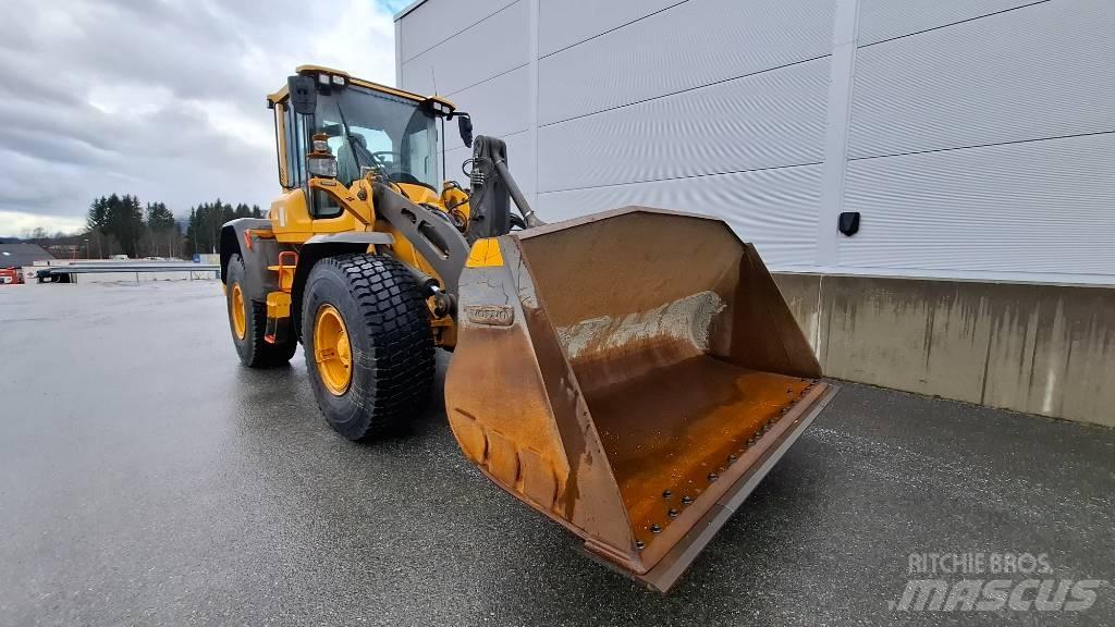 Volvo L90H Kolesni nakladalci