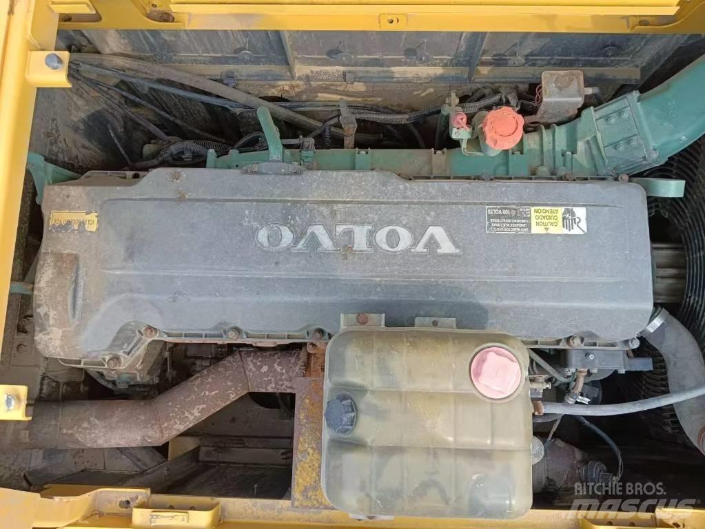 Volvo EC 480 Bagri goseničarji