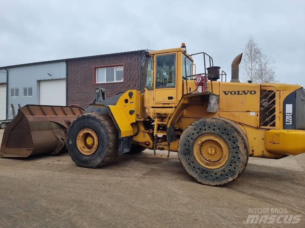 Volvo L 220 E Kolesni nakladalci