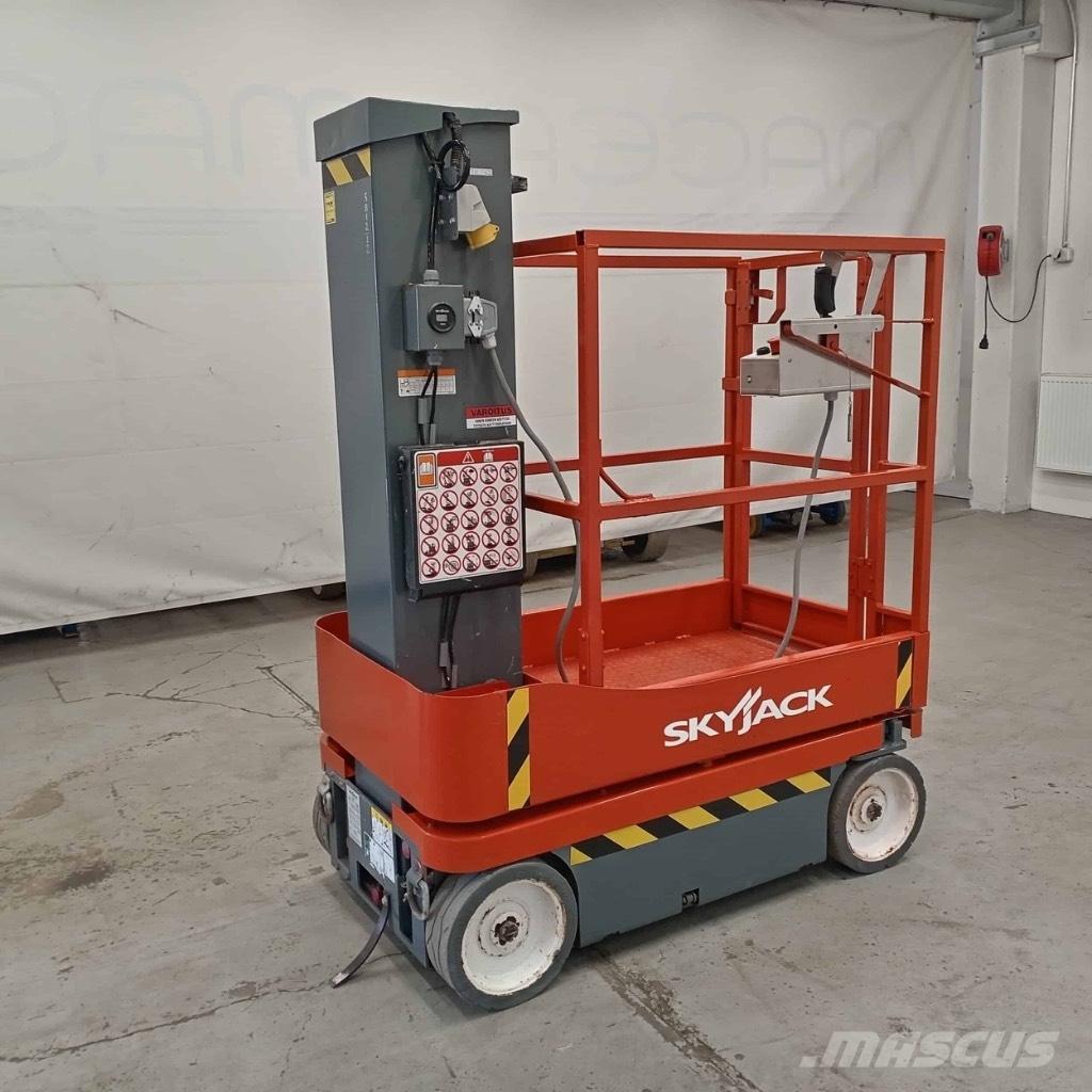 SkyJack SJ 16 Vertikalna dvigala