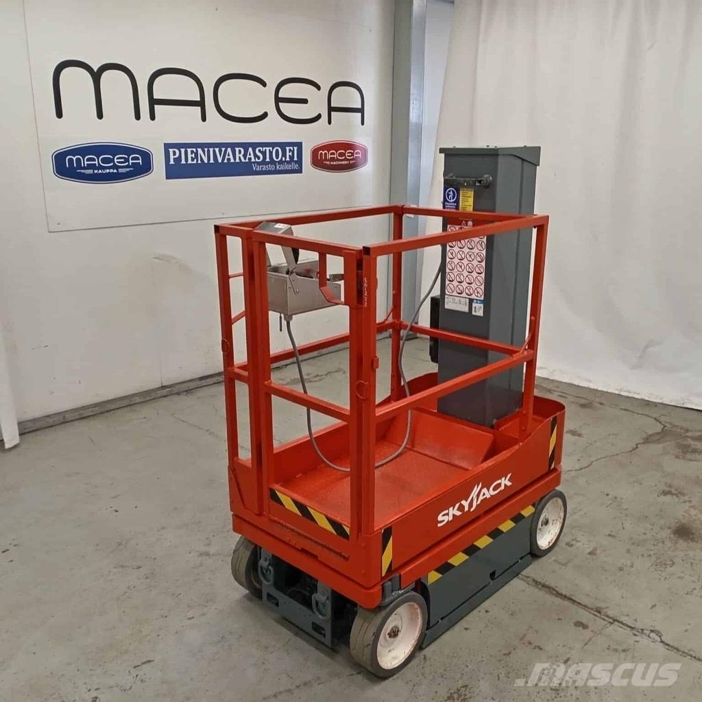 SkyJack SJ 16 Vertikalna dvigala
